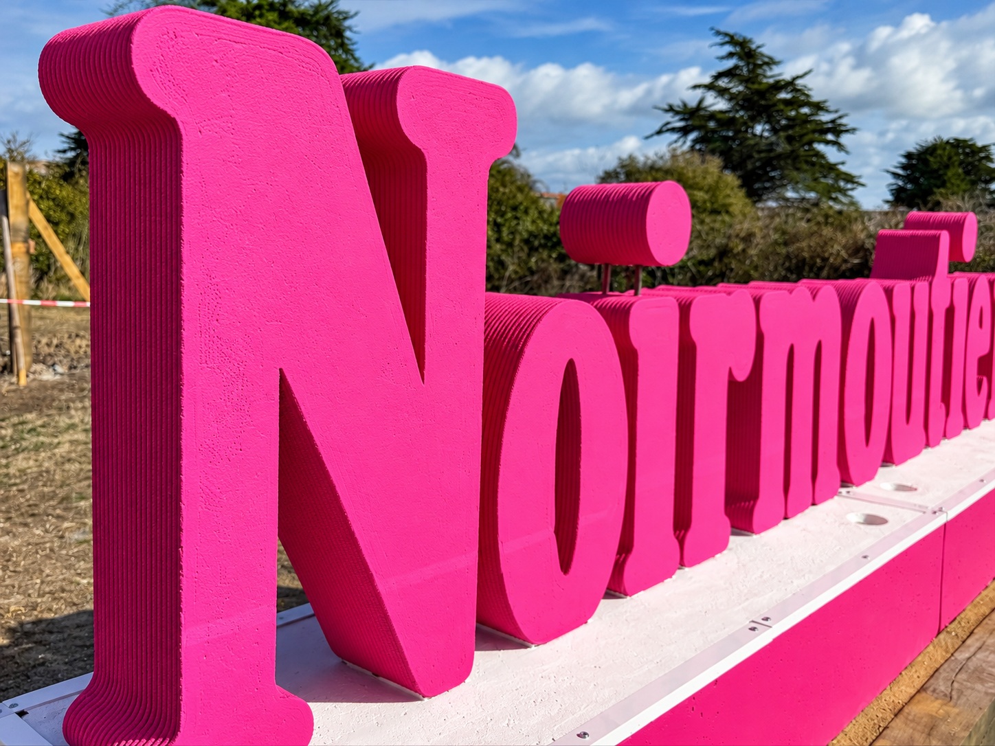 <img src="htts://3dconcrete.fr/actualités/https://3dconcrete.fr/un-lettrage-rose-pour-octobre-rose-a-noirmoutier/letrasurbanas.jpg" alt="Letras para Octubre Rosa en hormigón impreso en 3D, 3D Concrete, Perpiñán, Pirineos Orientales, Occitania">