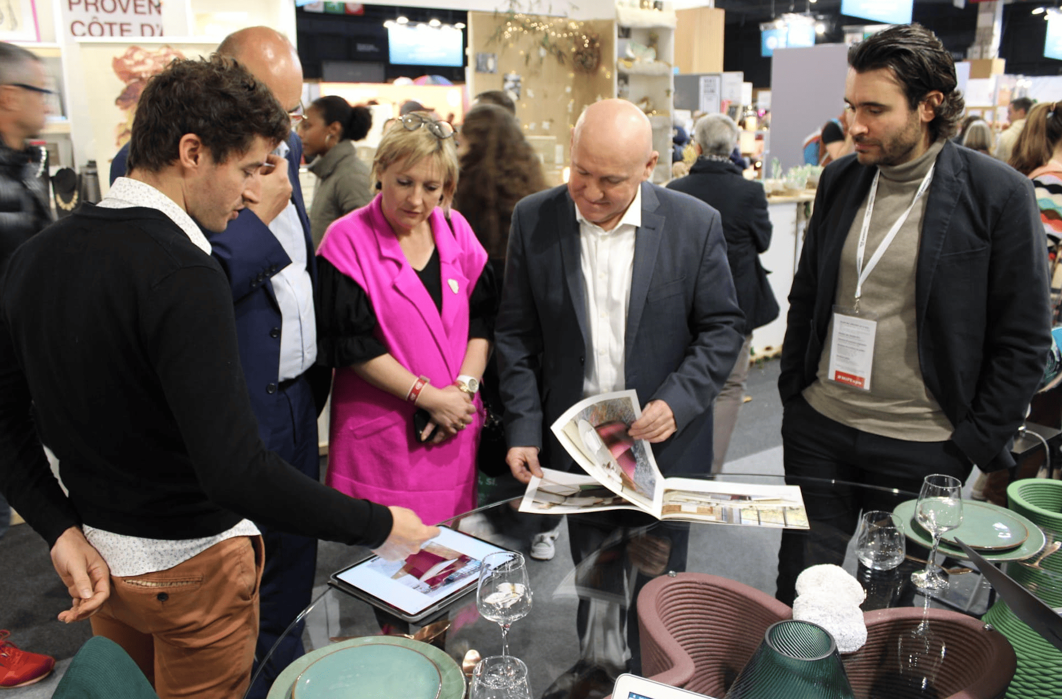 <img src="https://3dconcrete.fr/actualités/3d-concrete-impressionne-au-salon-du-made-in-france-a-paris/mueblesdeinterior.jpg" alt="Nueva gama de muebles de interior en concreto impreso en 3D por 3D Concrete presentada en la feria MIF">