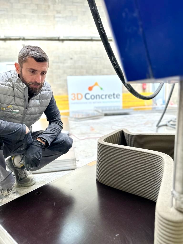 <img src="https://3dconcrete.fr/actualites/nouveaux-visages-chez-3d-concrete/nouveauxvisages.jpg" alt="nouveaux visages chez 3D Concrete, entreprise d'impression 3D en béton">