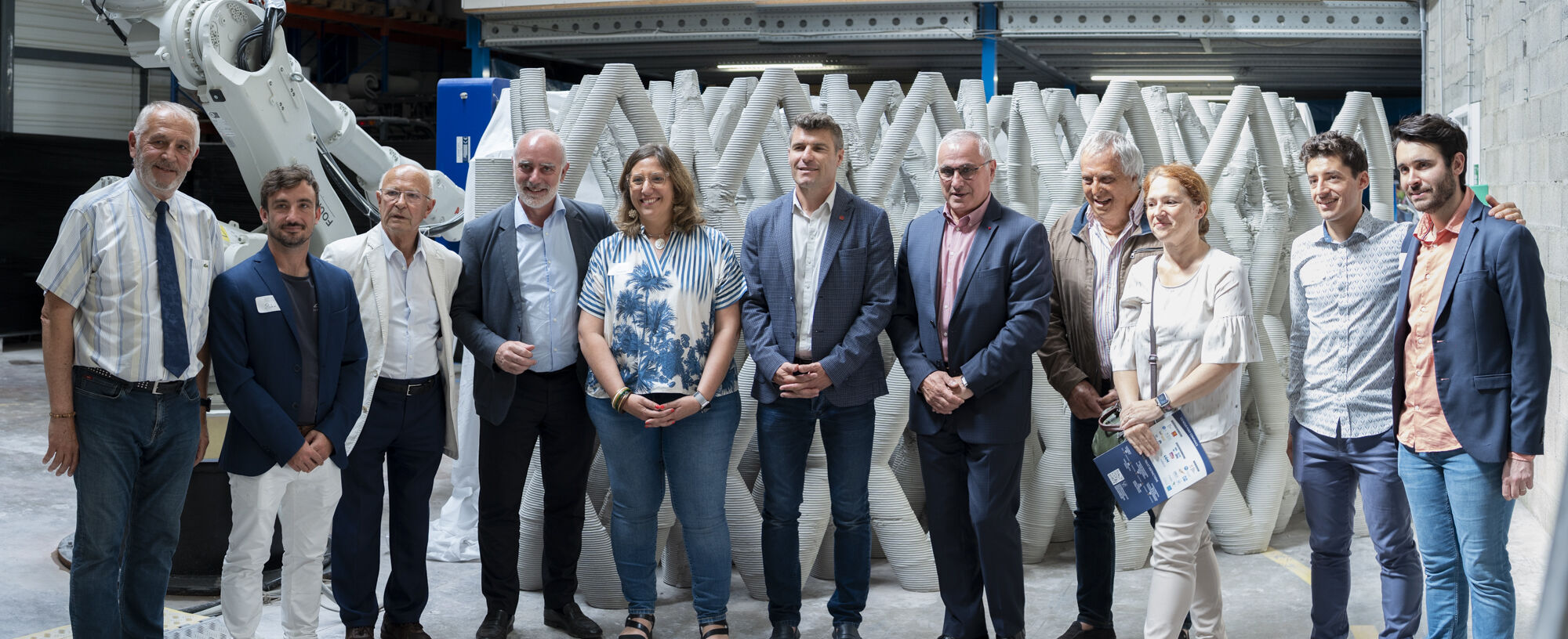 <img src="https://3dconcrete.fr/actualites/inauguration-des-premiers-attenuateurs-de-houle-en-3d/atenuadordeoleaje.jpg" alt="3D Concrete y LineUp Ocean celebran la inauguración de los primeros módulos atenuadores de oleaje impresos en 3D de hormigón.">