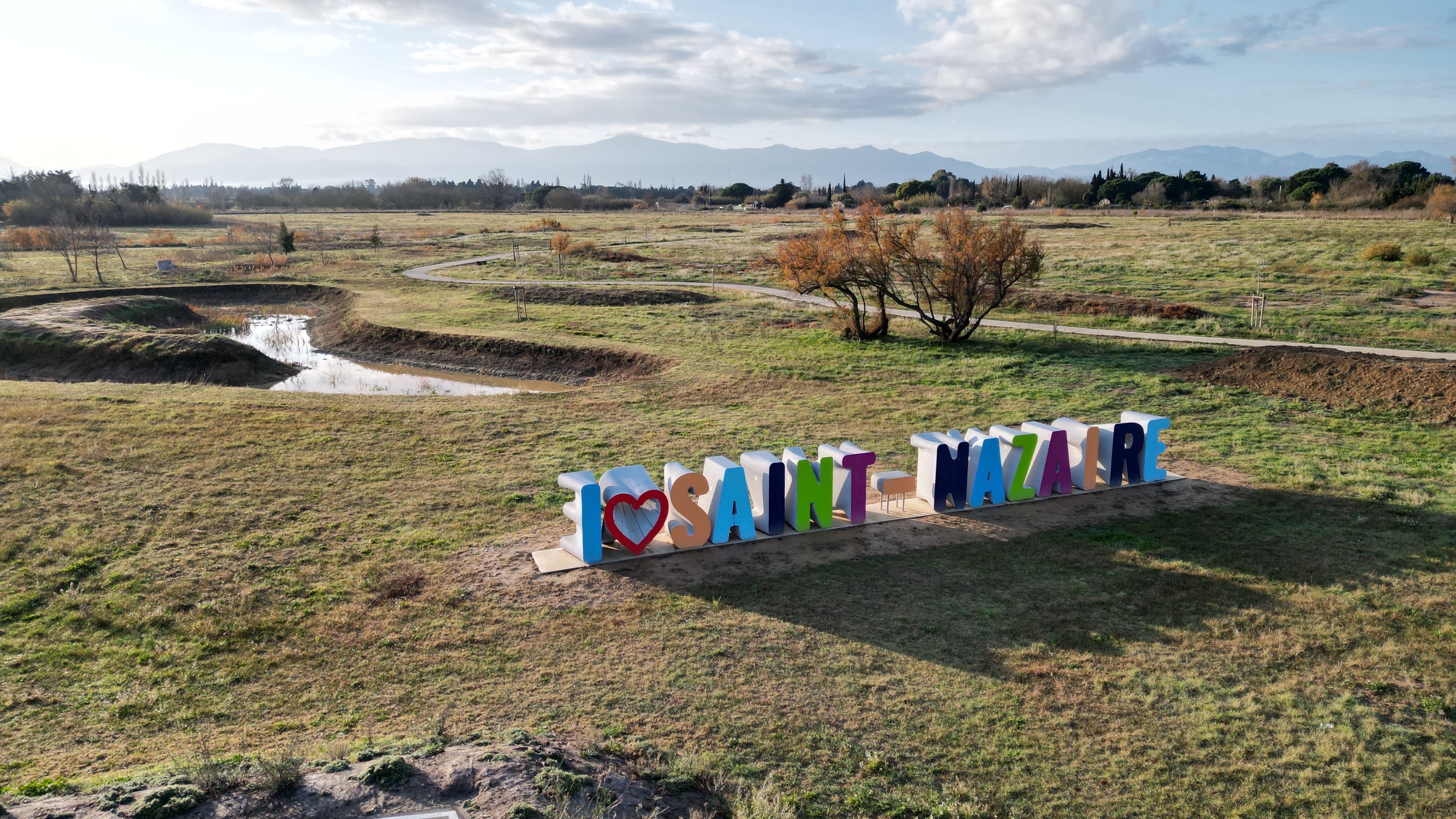 <img src="htts://3dconcrete.fr/actualités/https://3dconcrete.fr/lettrage-urbain-xxl-en-impression-3d-beton/lettresgeantes3D.jpg" alt="Lettres géantes 3D, identité et attractivité des villes, 3D Concrete, Perpignan, Pyrénées-Orientales, Occitanie">