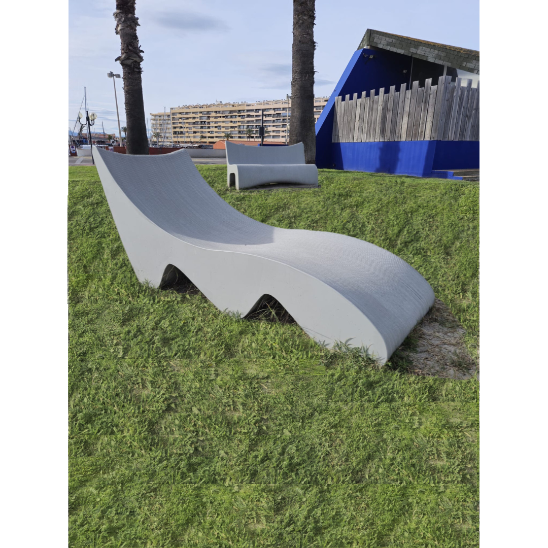 <img src="https://3dconcrete.fr/actualités/mobilier-urbain-en-3d-beton/urbanfurniture.jpg" alt="The Saint-Cyprien Tourist Office is equipped with urban furniture in 3D printed concrete by 3D Concrete, Pyrénées-Orientales, Occitanie, South of France">