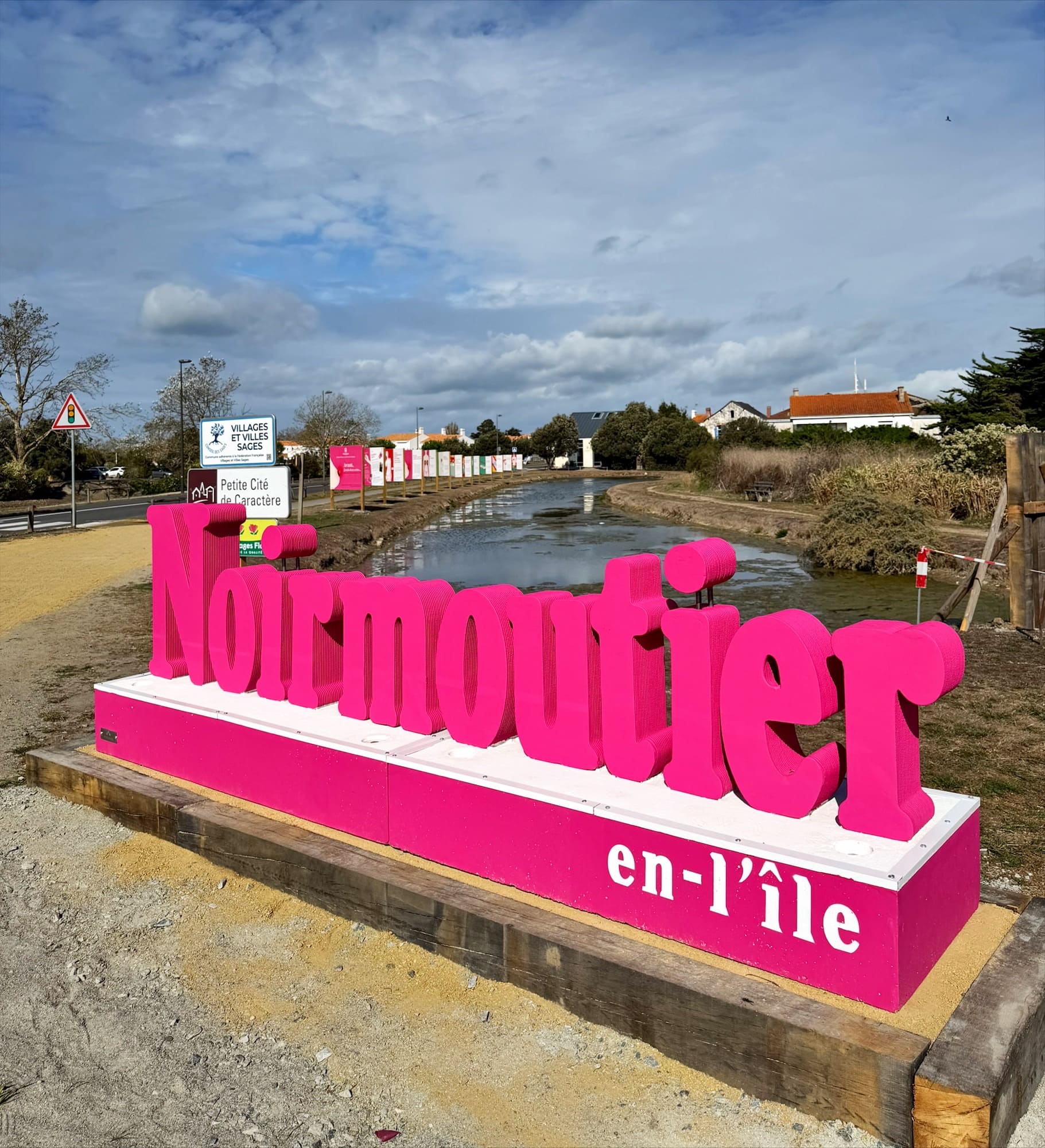 <img src="htts://3dconcrete.fr/actualités/https://3dconcrete.fr/un-lettrage-rose-pour-octobre-rose-a-noirmoutier/letrasurbanas.jpg" alt="Letras para Octubre Rosa en hormigón impreso en 3D, 3D Concrete, Perpiñán, Pirineos Orientales, Occitania">